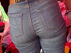 Damn, culona looks hot in jeans at Mexico tianguis! 😍