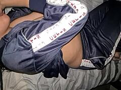 Hermoso culo, ¿me dejas eyacular dentro mientras exprimo tus enormes tetas lactantes?