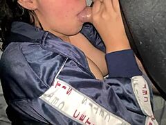 Hermoso culo, ¿me dejas eyacular dentro mientras exprimo tus enormes tetas lactantes?