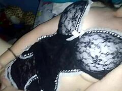 damn, she’s so hot fingering that tight pussy to orgasm!