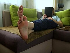 Sexy teen amateur reveals bare soles for foot fetish fans