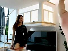 Wow, Chinese Mistress Yihuan delivers brutal femdom whipping!