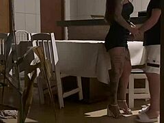 Vazou safada da a bucetinha escondido e goza toda no vídeo