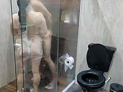 so, meio-irmão bangs meia-irmã with big cock in bathroom taboo
