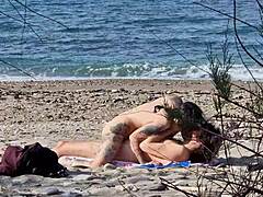 Wow, Beach Sex with Squirting Orgasms at 7:40 and 13:25!