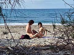 Wow, Beach Sex with Squirting Orgasms at 7:40 and 13:25!