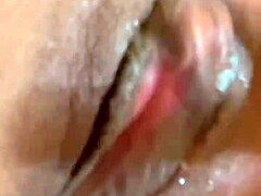 Gostosa Rabuda Guides Your Hand with Dildo Blowjob