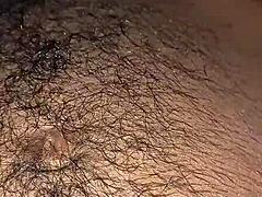 convidei minha vizinha para assistir um filme e ela faz sexo oral bem safado