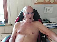 norbertww abspritzen cor der cam bei chaturbate apr 23 2025