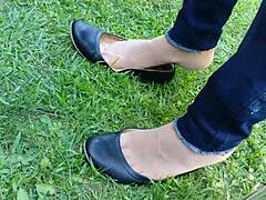 shoeplay and dipping with tan nylons and flats for fetish stockings leggings feet pantyhose toes đ