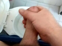 Hey, check out this Argentinian morning handjob session in casual style