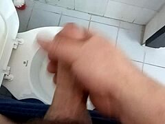 Hey, check out this Argentinian morning handjob session in casual style
