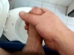 Hey, check out this Argentinian morning handjob session in casual style