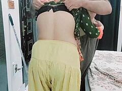 Pakistani housewife shares intimate moments with her husband 😊