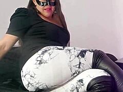 i love how this colombian latina aunt with giant cameltoe masturbates her juicy vagina in leggings for her nephew
