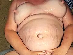 I pissing on the whore with tits