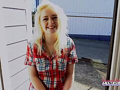 Blonde cutie Annie Archer rubs her twat with a sex toy and gives a BJ in this casting facial session!
