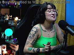 Martina Oliveira appears naked in her only Xvideos video from the podcast Púpum no Barraco in 4K, tempting with her natural tits and dirty talk during the outdoor interview