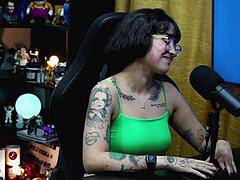 Martina Oliveira appears naked in her only Xvideos video from the podcast PĂșpum no Barraco in 4K, tempting with her natural tits and dirty talk during the outdoor interview