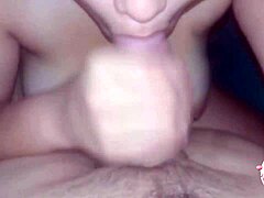 Hijastra caliente ME CHUPA la polla en la madrugada para que mi esposa no se de cuenta