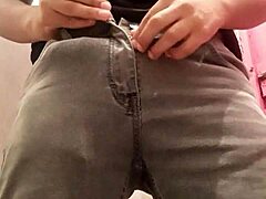 Pinga Gruesa Peruana de 21 Años Masturbándose hasta Correrse