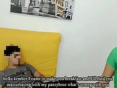 Hermanastra latina colombiana de gran culo hace mamada a gran polla!