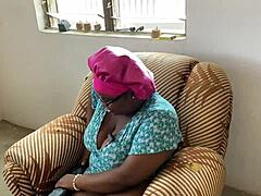 oh man, i'm just chattin' with my mummy 'bout how i can really please her in bed, ya know?