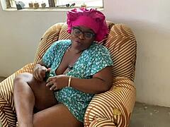 oh man, i'm just chattin' with my mummy 'bout how i can really please her in bed, ya know?