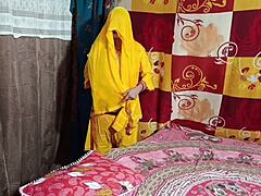 Desi Bhabhi Ki Chudai Gandi Baatein Hindi Audio! Maid Bride In First Time Wedding Sex With Dirty Talk.