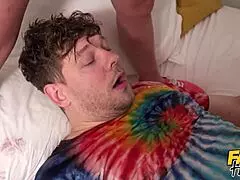 Fake hostel: Europese college chicks Alyson Thor en Jayla Deangelis likken elkaar, vinden harde pik, wilden erop en squirt in groepsorgasme