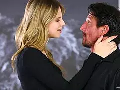 俺、義理の息子の元カノジリアン・ジャンソンをトミー・ガンとアナルセックス