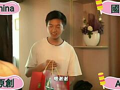 China AV Berlangsung Di Rumah Terbiar Dengan 3some Liar. Creampie Dubur Dan Aksi 69 Panaskan Malam.