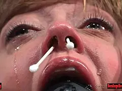 Underdånig MILF bunden och plågad av dominant herre i hård session