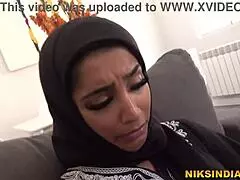 Indian Bhabhi Lifts Burqa for Forbidden Anal Action