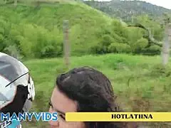 Mi vecino graba mis tetas en público.