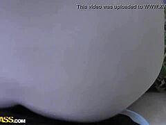 Hé, mate ce couple amateur qui baise en forêt !