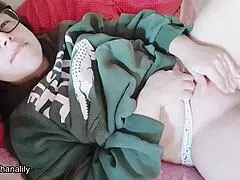 oh man, i’m watchin’ this teen hana lily touch herself up close