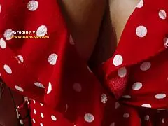 Stranac pipka sise u metrou, hoćeš da uhvatiš moj kurac?