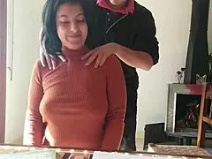 מורה חמה מתכופפת על סטודנט לקולג' לזיון!