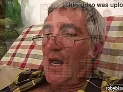 Wow, this cute girl got drilled by an old Italian! 😍