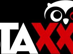 Jätkä, povekas blondi Hartley ottaa sitä paksua mustaa kyrpää kovaa!