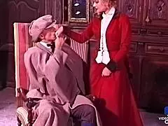 Delfynn Delage, seksowna blondynka, testuje twarde kutasy detektywów