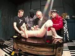 backstage fun with nude model pretty mary 😍