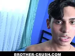 Jako mladá 18+ latinská dospělá, vzala jsem nevlastního bráchova masivního ptáka do zadku