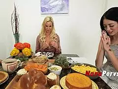 Stepnanas Hoe For The Holidays!