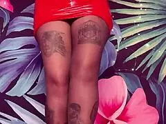 i tease in pantyhose and latex dresss