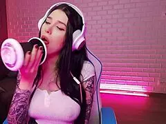 Gorgeous Teen Honey Haze Licks You Sensually.