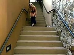 Geile vriendin flashend buiten, zuigen en neuken op Snapchat – Emilyredxs wilde rit