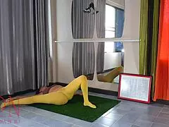 Regina Noir, doing yoga naked in gym tights?