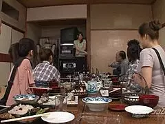 Japonesa Tetona Asiática en Orgía AV con Tetas Grandes